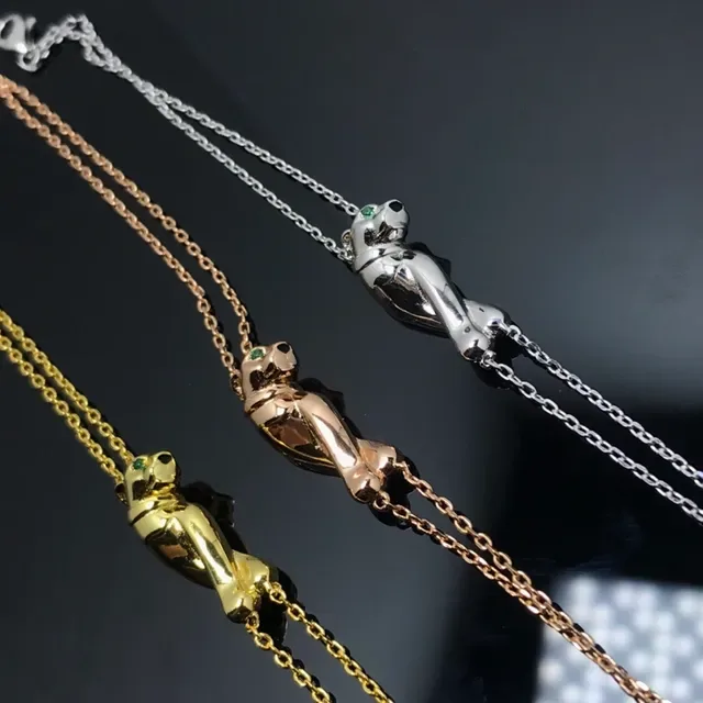 Collier en métal poli avec pendentif en forme d'animal en or vert 2