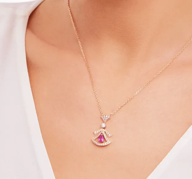 Collar con colgante de forma de abanico dorado rojo pavé-set de diamantes 9