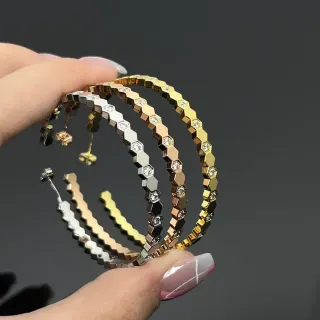 حلقان ذهبي فضي بشريط سداسي مقسم Pave-Set بحجر شفاف