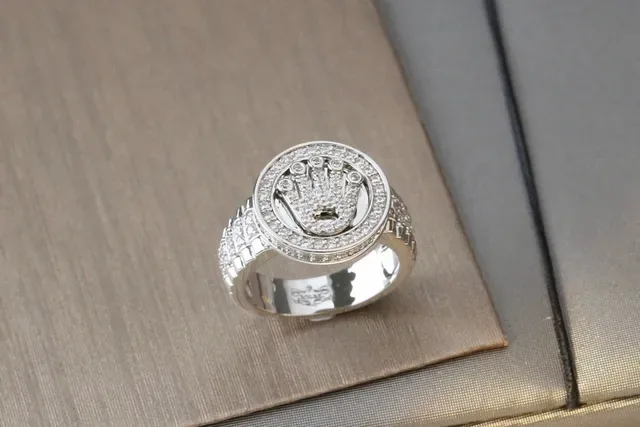 Gold Silver Pave-Set Circular Face Ring 7