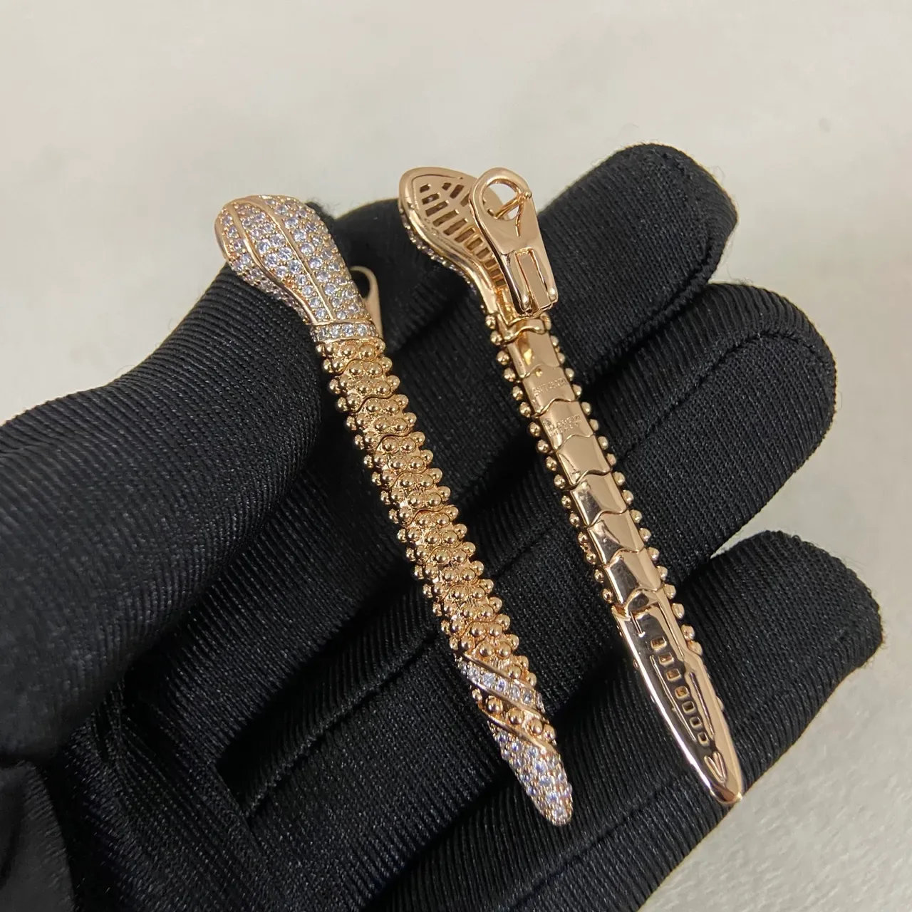 Gold Silver Snake-Head Silhouette Pavé Crystal Encrustation Brooch 3