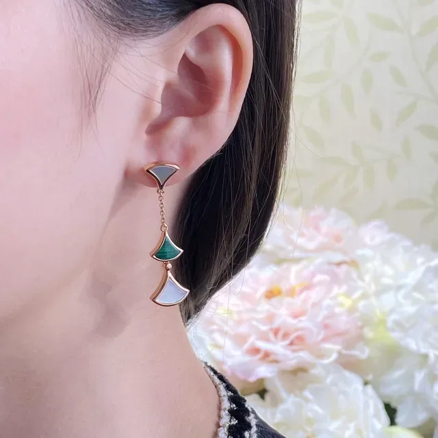 Gold-Tone Fan-Shaped Layered Mother-of-Pearl and Malachite Dangle Earrings 9