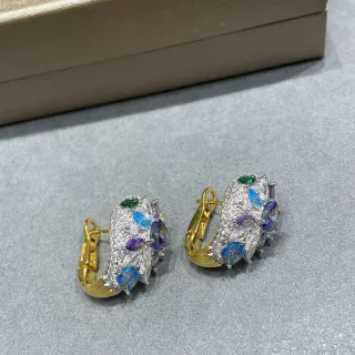 Brincos de aro dourados com cluster floral de múltiplas gemas com bisagra