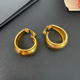 সোনালী টিউবুলার ক্লিপ-অন হুপ ইয়ারিংস