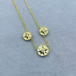 Collier avec pendentifs étoile émaillé blanc et doré