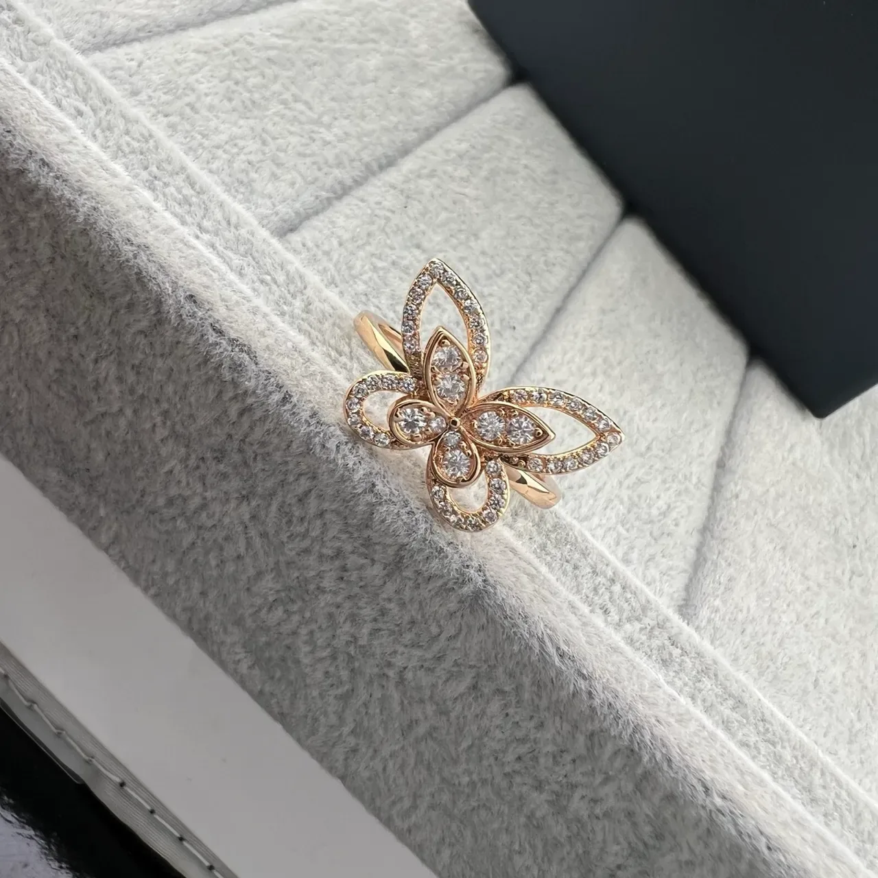 Graff Butterfly Pavé Diamond Open-Shank Rings 3
