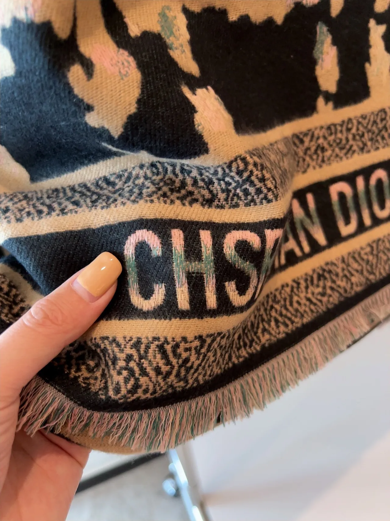 Châle Jacquard Floral Beige Gris frangé 2