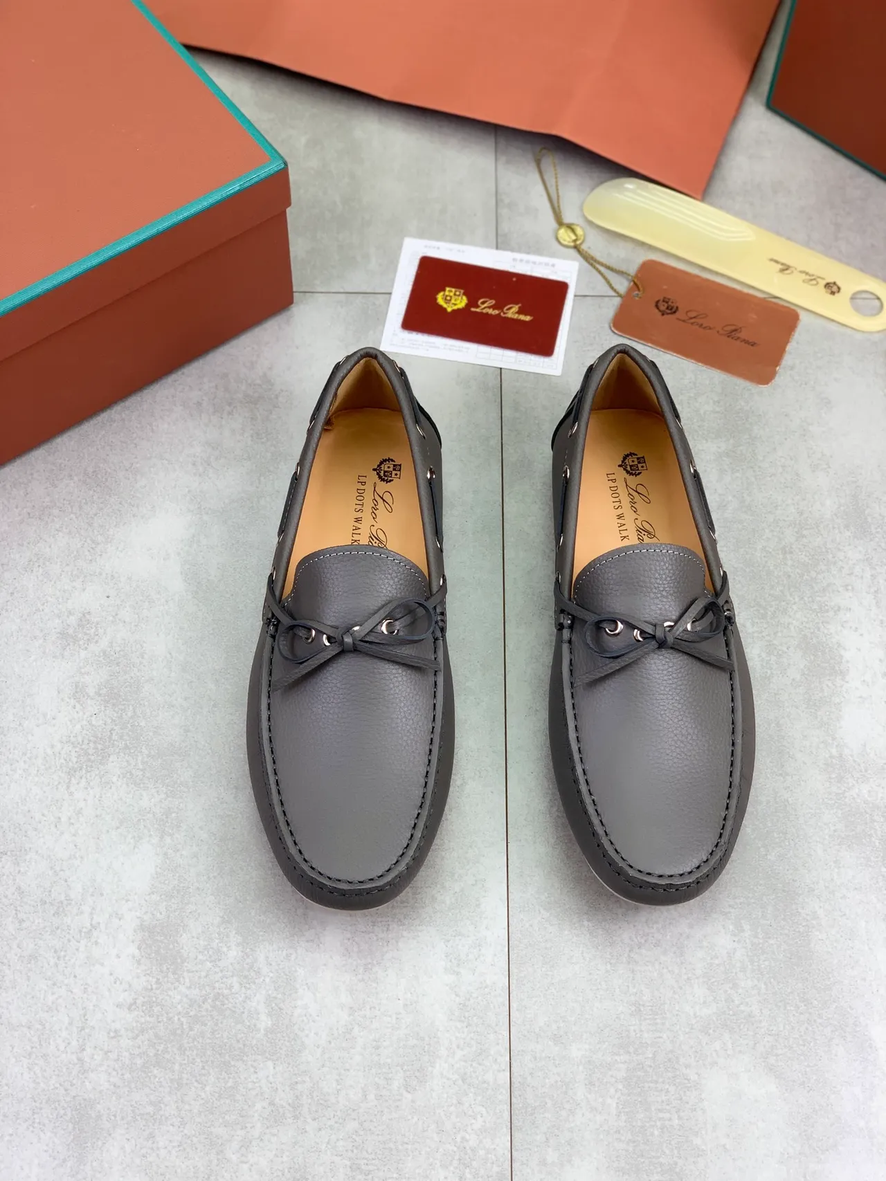 Gray Beige Pebbled Leather Moc-Toe Stitching Loafer 4