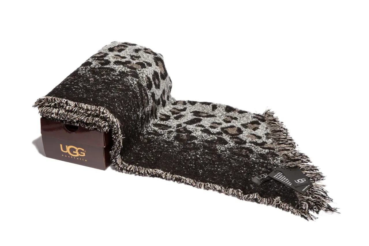 Bufanda gris y negra con estampado de leopardo tejida 8