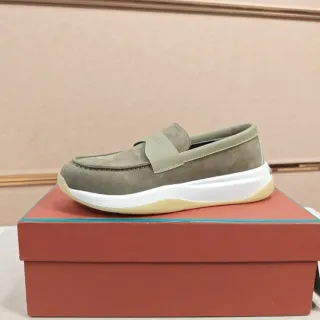 Loafer Moc-Toe de camurça verde bege