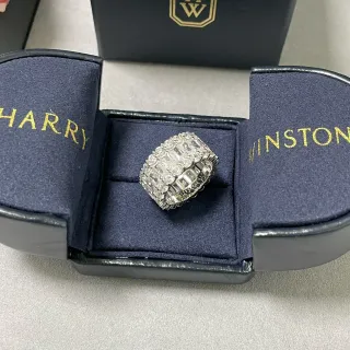 Harry Winston خاتم الأبدية بالماس متعدد الصفوف المقطوع الزمردي والماس الدائري