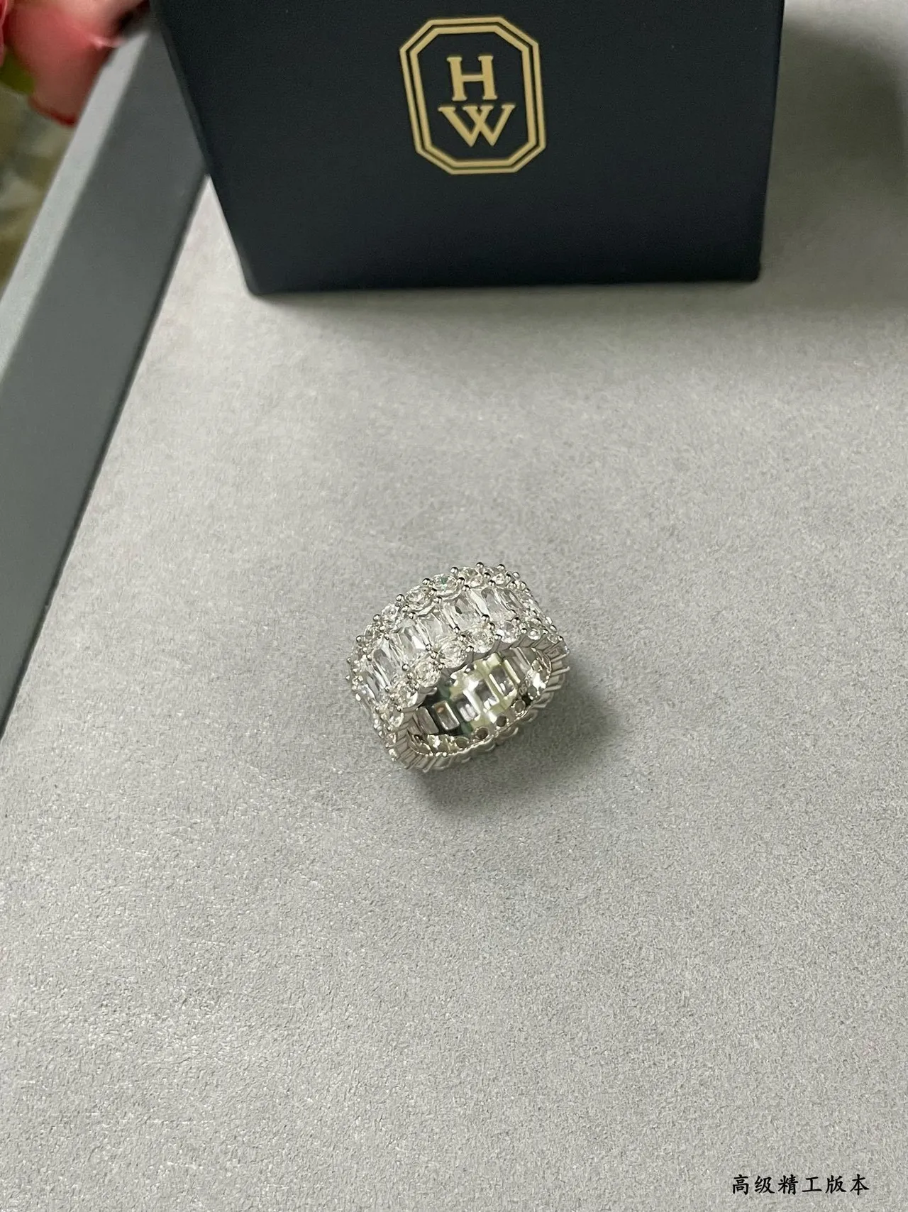 Harry Winston خاتم الأبدية بالماس متعدد الصفوف المقطوع الزمردي والماس الدائري 5