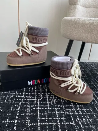 Moon Boot Bottes de Neige Classiques Lacées à la Corde Marron 5