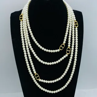 Collier multi-couches de perles et ton doré