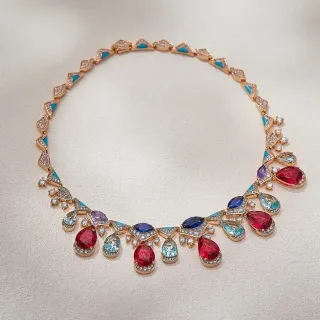 Collier pendentif or multicolore avec multiples gemmes pendant drop