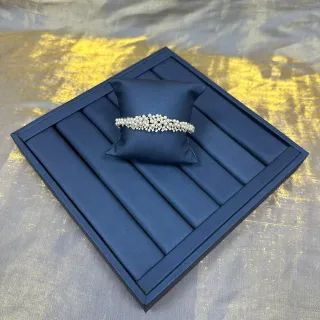 سوار بحري فضي مزين باللؤلؤ والكريستال