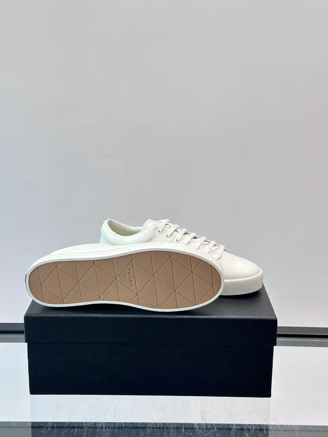 Off-White Leather-Textured Low-Top Sneakers 2