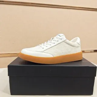 Off-White حذاء رياضي منخفض من النسيج والجلد سولة الغوم