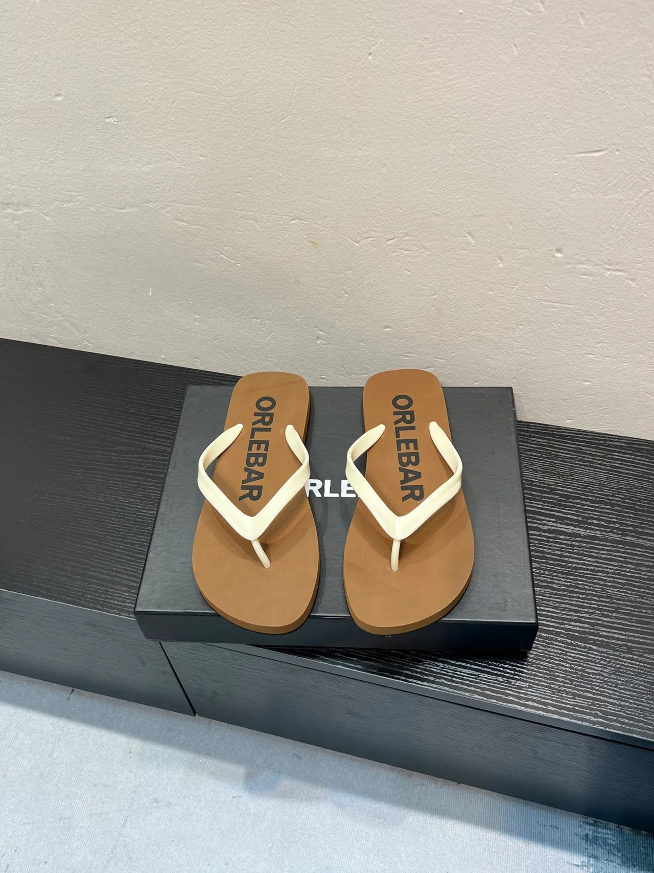ORLEBAR Brown Beige Flat Sole Y-Strap Slippers 2