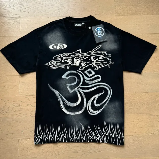 Oversized Graphic Flame-Hem T-Shirt 20