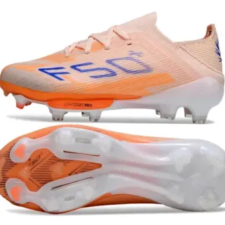 Chaussures de football Peach and Orange avec fit chaussette pour terrain ferme