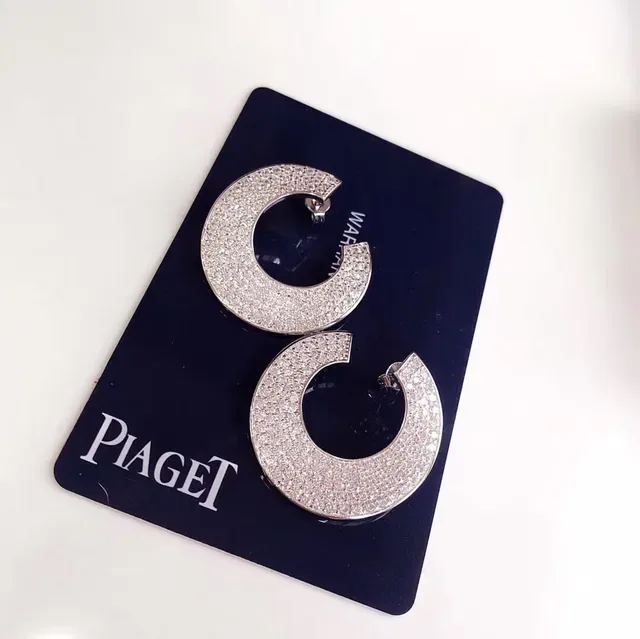 Piaget أقراط بافيه-سيت مفتوحة الحلقة 6