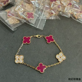 Pink Gold Chain Clover-Shaped Charms Bracelet