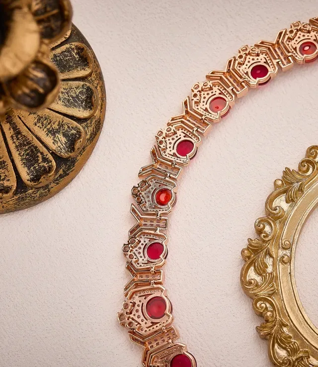 Red Gold Geometric Link Design Cabochon Gemstones Necklace 3