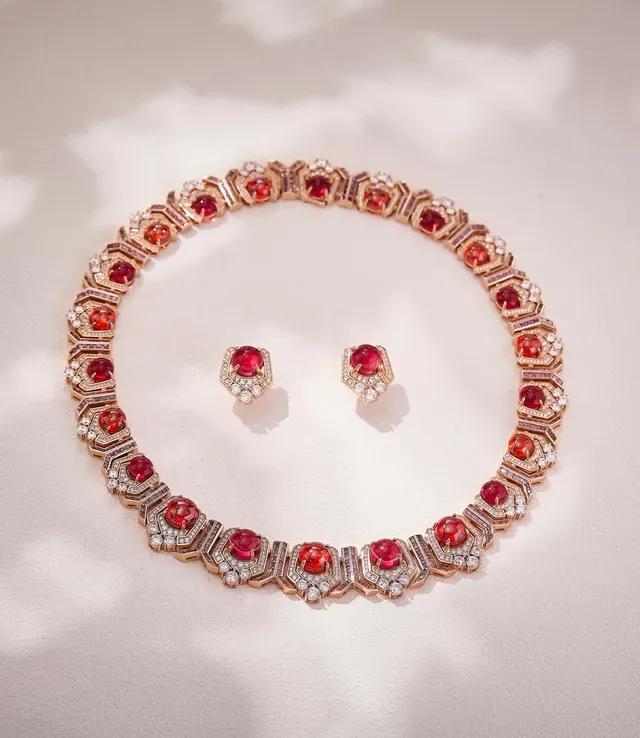 Red Gold Geometric Link Design Cabochon Gemstones Necklace 5
