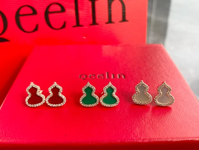 Red Gourd-Shaped Pavé Stone Earrings 9