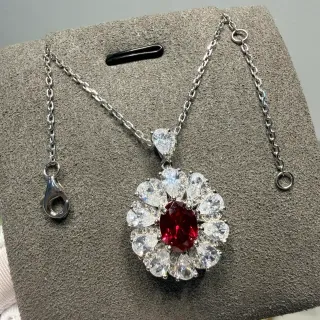 Collier Halo Floral Design Rouge Argent Pierre Ovale Centrale