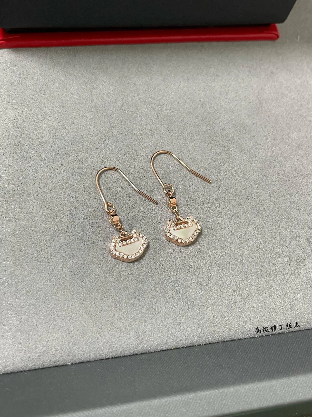 Brincos pendentif de cristal pavé com fivela de tom dourado rosa 8