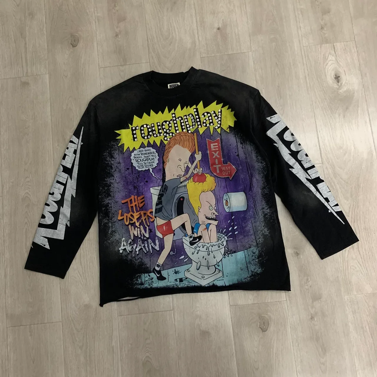 Roughplay Graphic Print Long-Sleeve T-Shirt 11