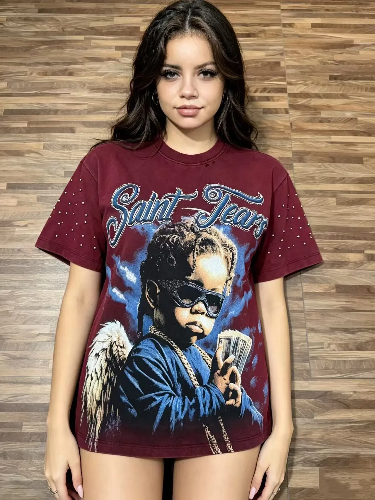 تيشيرت أوفرسايز Saint Tears جرافيك مزين بالراينستون 6