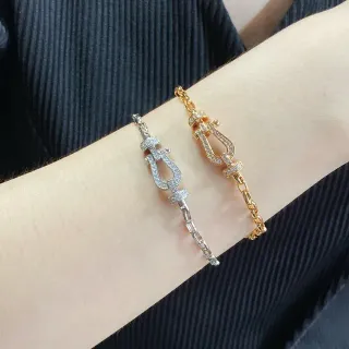 سوارات ذهبية وفضية اللون Pavé Lyre Clasp مرتبطة