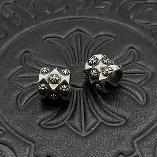 Silver Faceted Geometric Band Embossed Daisy Motifs Ring 3