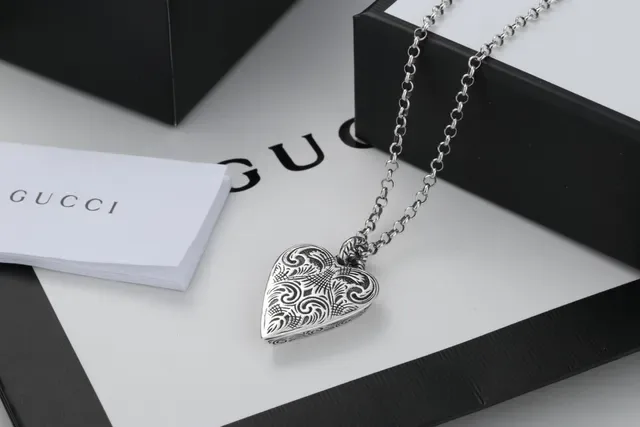 Silver Heart-Shaped Pendant Engraved Latin Inscription Necklace 5