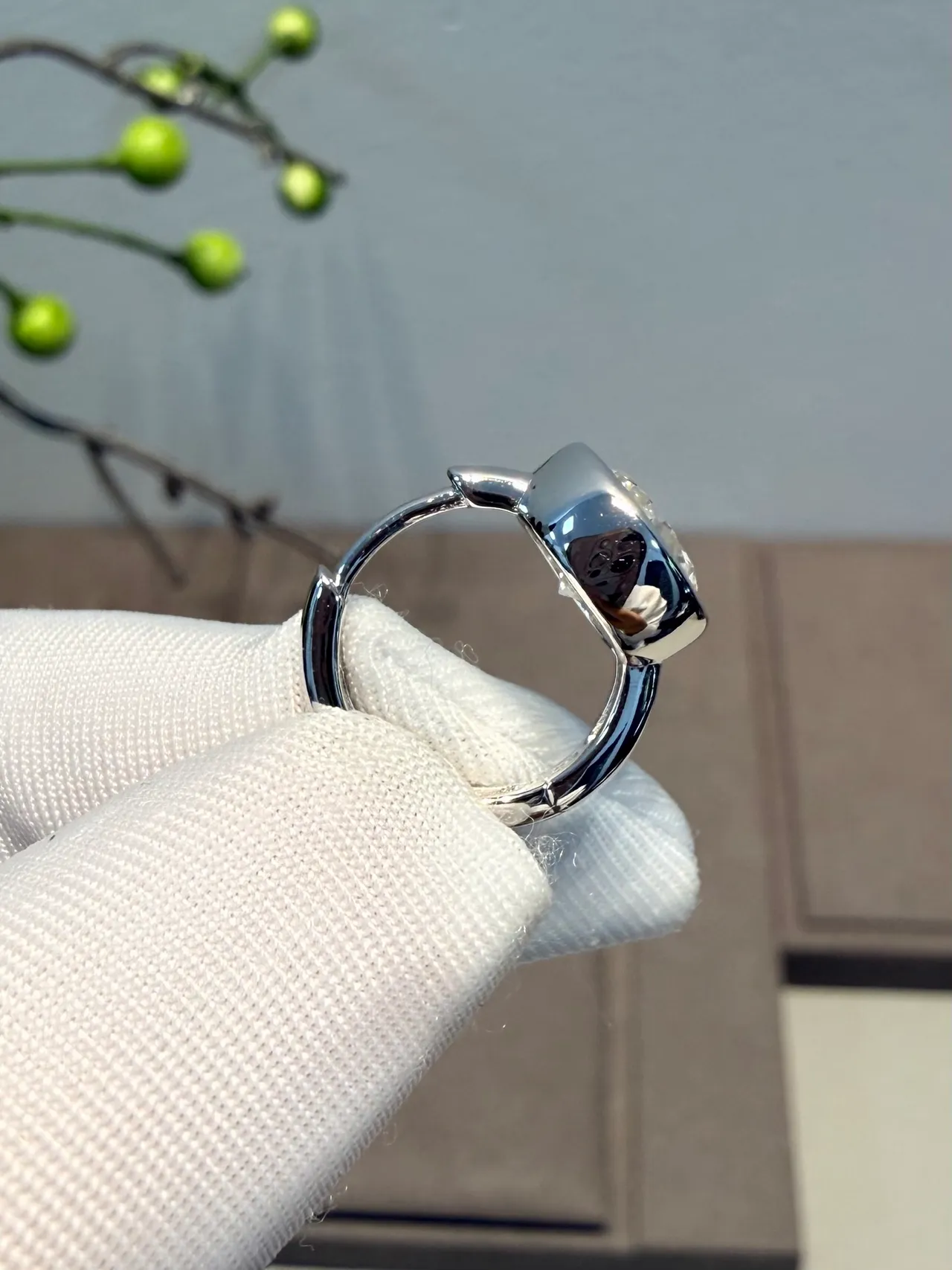 Bague en argent poli avec bezels ouverts à l'arrière 8