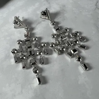 Brincos pendentes geométricos em prata chandeliers