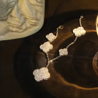 银调 Pavé 水晶三叶草魅力手链