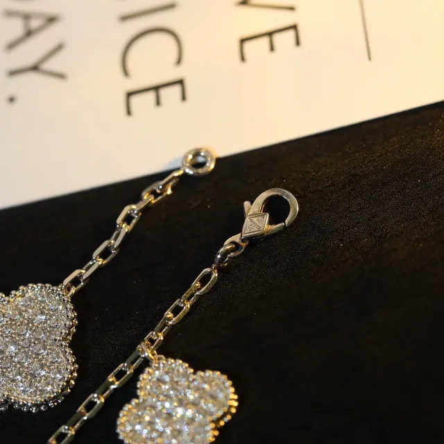 Bracelet Charme Trèfle en Cristal Pavé Ton Argent 2