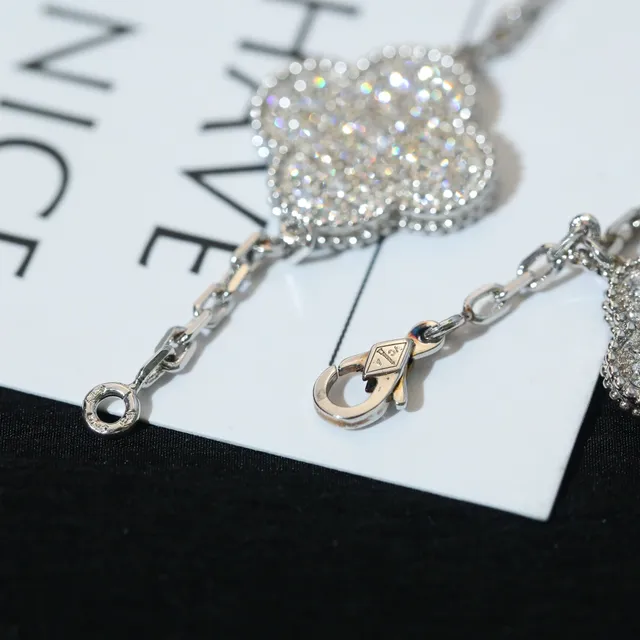 Bracelet Charme Trèfle en Cristal Pavé Ton Argent 3