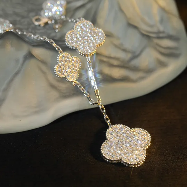 Bracelet Charme Trèfle en Cristal Pavé Ton Argent 4