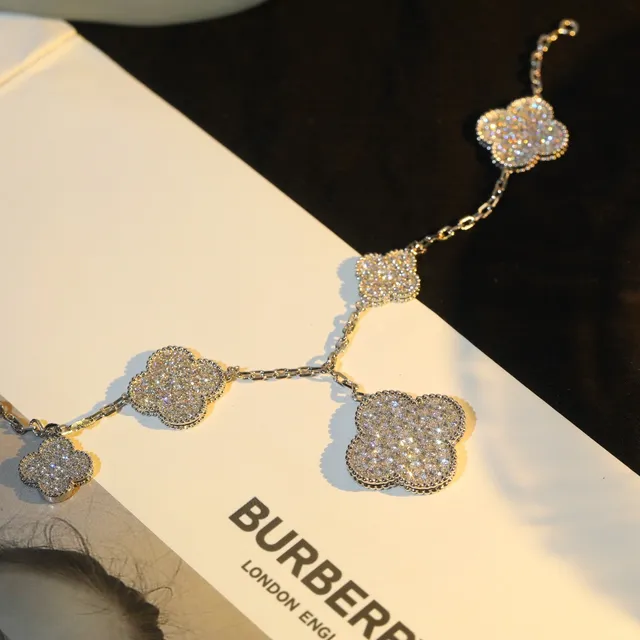 Bracelet Charme Trèfle en Cristal Pavé Ton Argent 8
