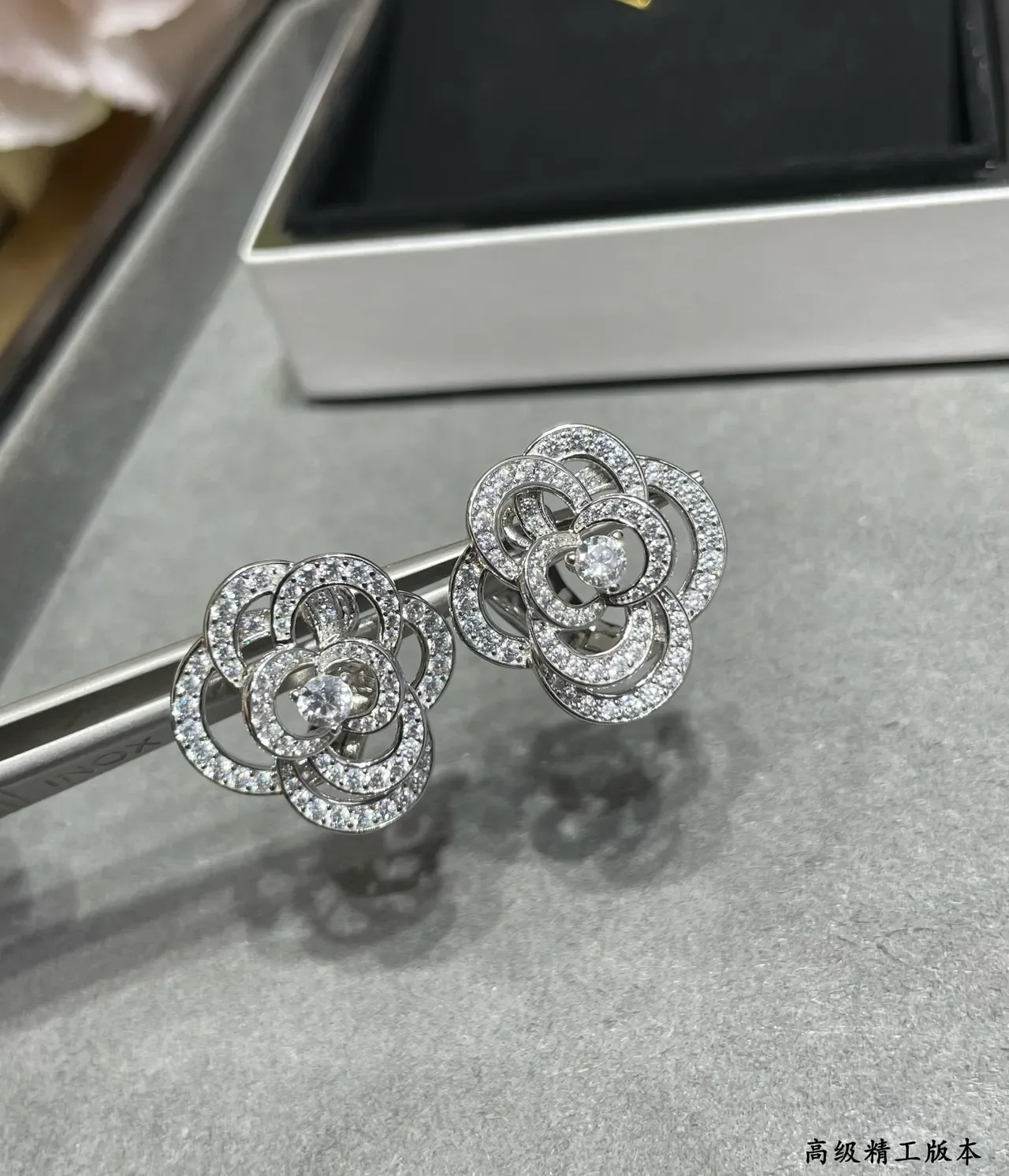 Boucles d'oreilles Argent Blanc Motif Floral Pierres Pavé 8