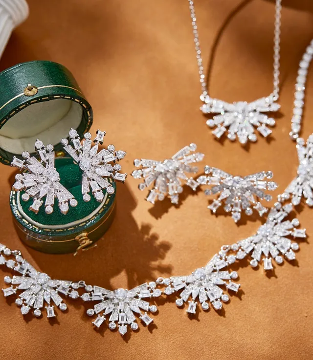 Silver White Pavé-Set Crystal Chain Fan-Shaped Floral Clusters Necklace 2