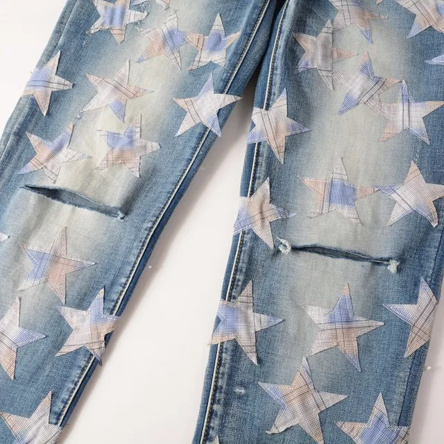 بناطيل جينز distressed light-wash slim-fit مطبوعة بنجمات 11