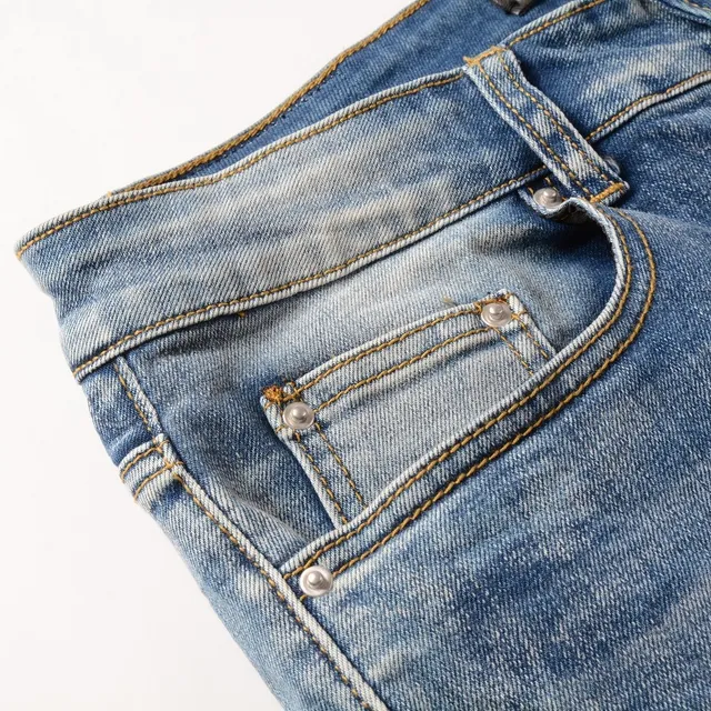 بناطيل جينز distressed light-wash slim-fit مطبوعة بنجمات 12