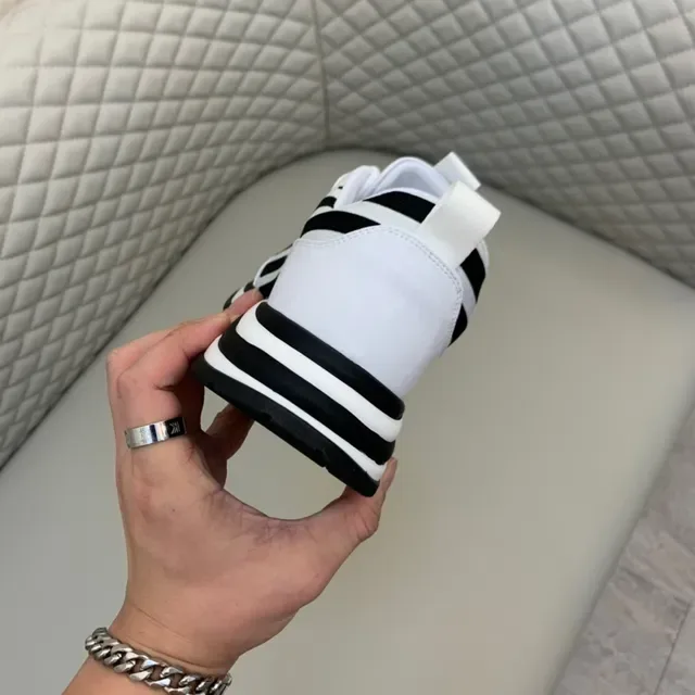 White and Black Stripe Knit Low-Top Lifestyle Sneaker 2