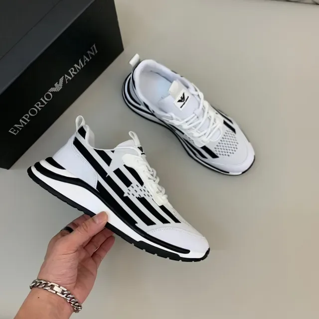 White and Black Stripe Knit Low-Top Lifestyle Sneaker 6